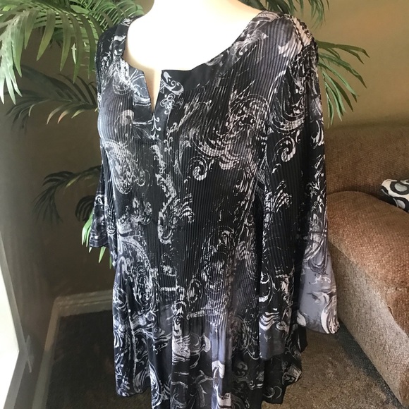 JMS pleated stretch plus size pullover top - Picture 2 of 6